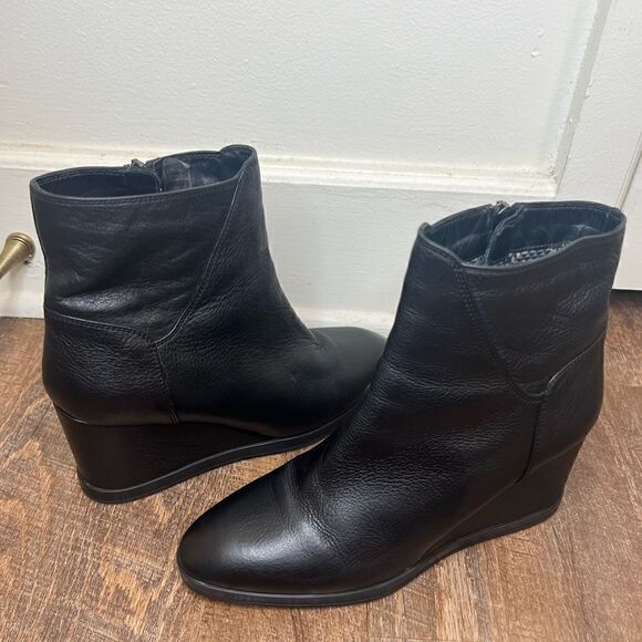 Aquatalia Black Weatherproof Judy Tumbled Calf Leather Wedge Heel Booties 9.5 - Picture 2 of 15